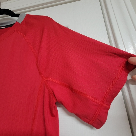 Lululemon Bolt Tech  Short Sleeve. - Picture 6 of 12